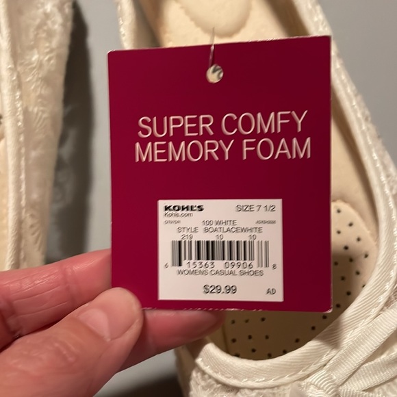 SO from Kohl’s white lacy flats NWT - Picture 4 of 4